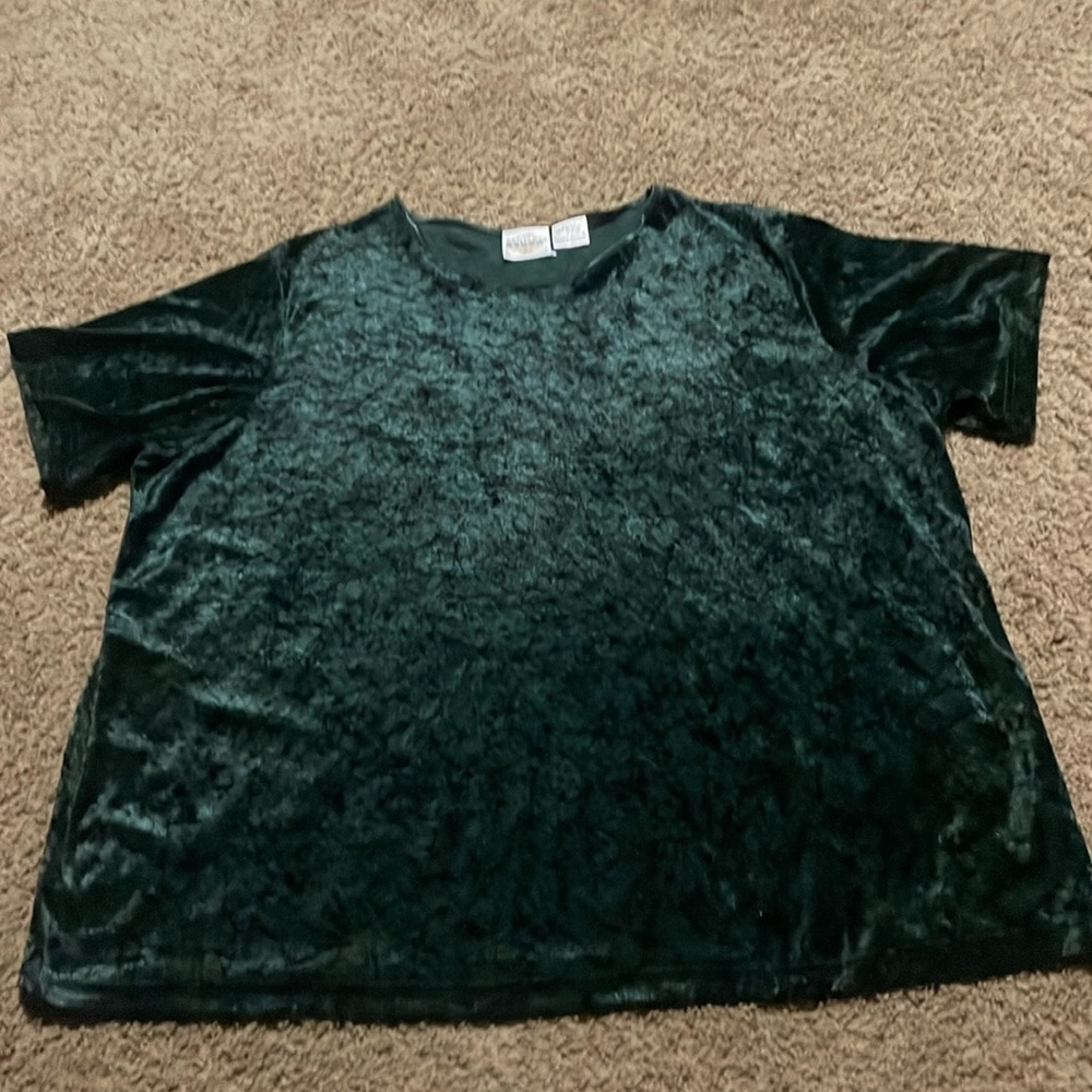 Women’s TR Bentley Plus dark green & black design short sleeve top. Sz 2X
